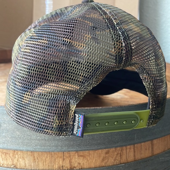 Patagonia snap back camouflage hat - Picture 2 of 3